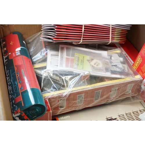 189 - Quantity of OO gauge model railway accessories to include 17 x boxed Hornby Standard Points, boxed &... 