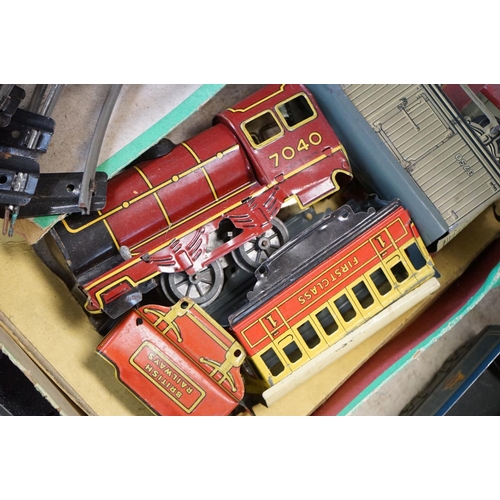 191 - Quantity of O gauge model railway, mainly Hornby examples to include tin plate platform building, fo... 