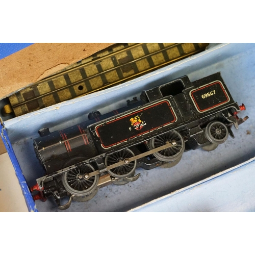 200 - Quantity of Hornby Dublo model railway to include boxed EDG17 0-6-2 Tank Goods Train set, 0-6-0 Dies... 