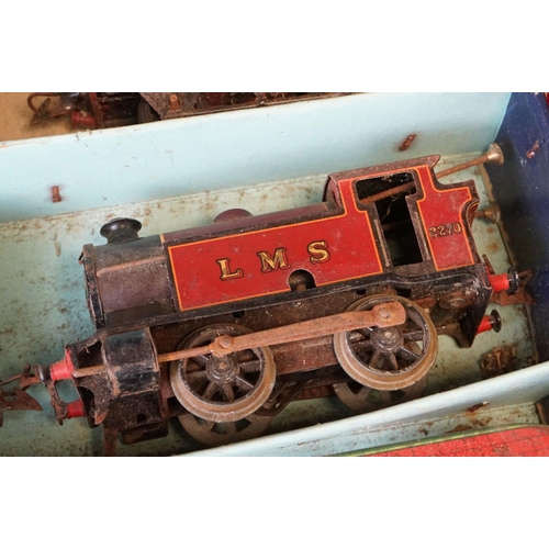 206 - Quantity of Hornby O gauge model railway to include boxed 0-4-0 LMS 2270 in maroon, 8 x unboxed item... 