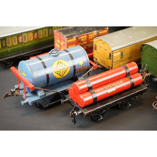 211 - 17 Hornby O gauge items of rolling stock to include Colas Tanker, Fyffes Bananas Van etc, in a good ... 