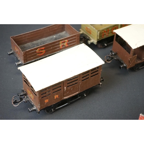 211 - 17 Hornby O gauge items of rolling stock to include Colas Tanker, Fyffes Bananas Van etc, in a good ... 