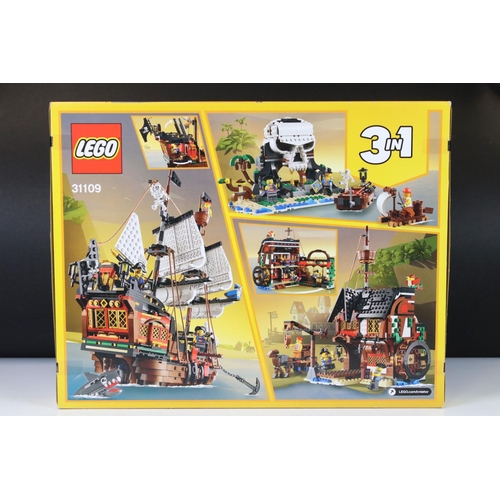 265 - Lego - Boxed Creator 31109 Pirate Ship 3 in 1 set, sealed & excellent