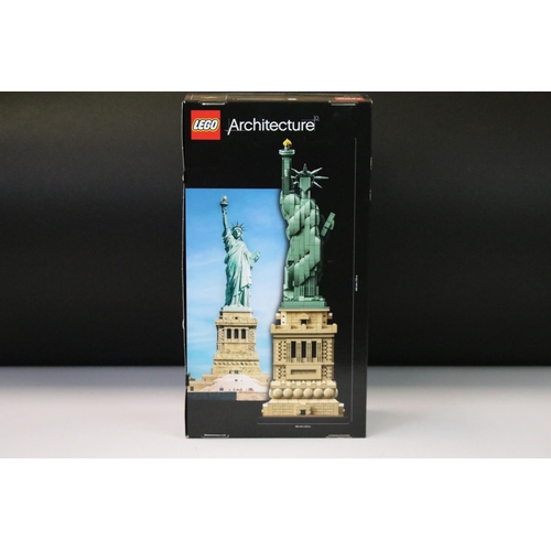 296 - Lego - Boxed Architecture 21042 Statue of Liberty set, sealed & excellent