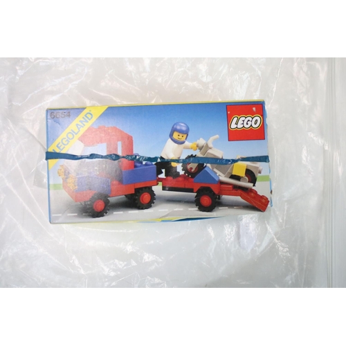 299 - Lego - Ten original boxed sets to include 6685, 6647, 644, 607, 6609, 6650 etc, all built, completen... 