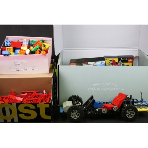 303 - Lego - Large quantity of original Lego to include built models, boxes, Technics etc, features Legola... 