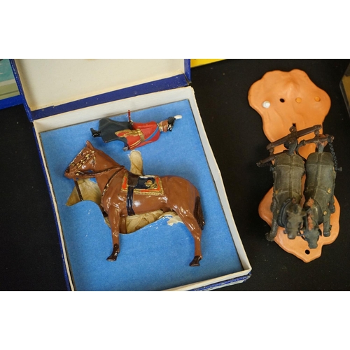 389 - Mixed group of toys to include Steiff deer with tag & button to ear, 2 x Journet puzzle games (Speec... 