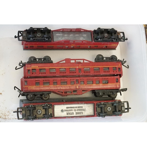 128 - Collection of Lone Star Treble O gauge model railway to include 4 x locomotives, 14 x diecast road v... 