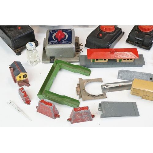 128 - Collection of Lone Star Treble O gauge model railway to include 4 x locomotives, 14 x diecast road v... 