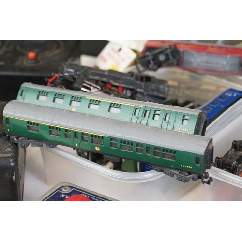 128 - Collection of Lone Star Treble O gauge model railway to include 4 x locomotives, 14 x diecast road v... 