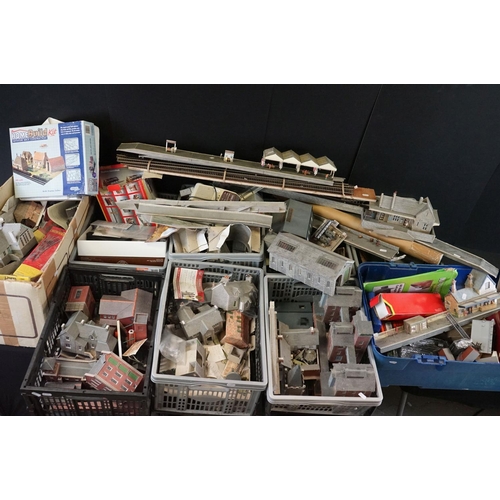 129 - Very large collection of OO gauge trackside accessories mainly including built card buildings, scene... 