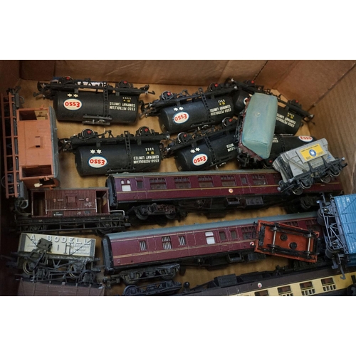 151 - Around 50 OO gauge items of rolling stock to include Mainline, Dapol, kit built, Hornby etc featurin... 