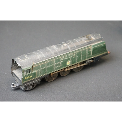 154 - Quantity of OO gauge model railway to include boxed Hornby R041 GWR Locomotive Pannier Tank, Triang ... 