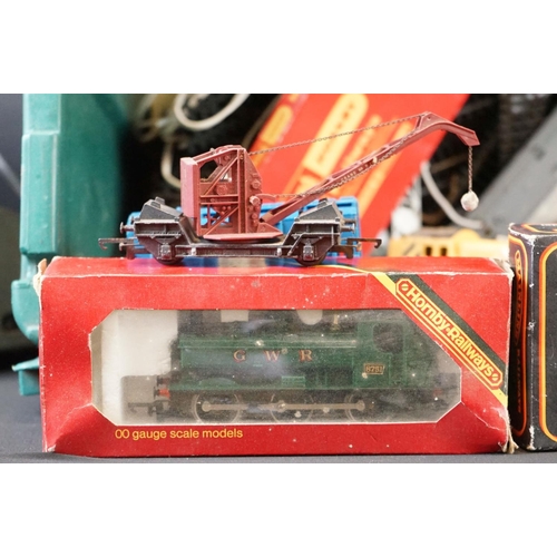 154 - Quantity of OO gauge model railway to include boxed Hornby R041 GWR Locomotive Pannier Tank, Triang ... 