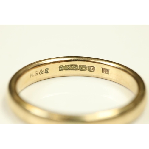 102 - 9ct yellow gold wedding band, plain polished D shape, band width approx 2.5mm, ring size N½