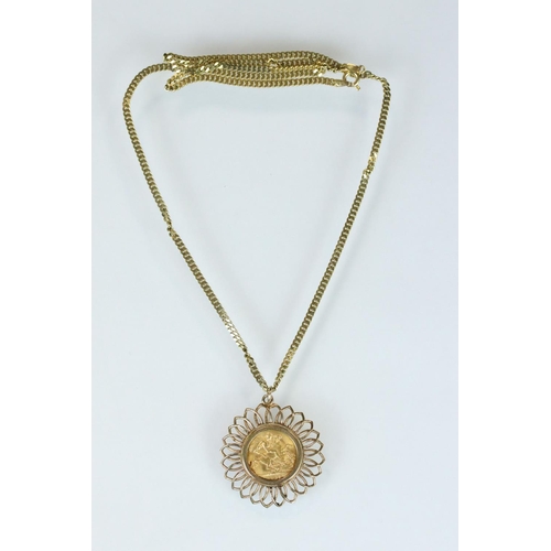 100 - Half sovereign coin pendant necklace, George V dated 1915, 9ct gold mount, 9ct yellow gold flat curb... 