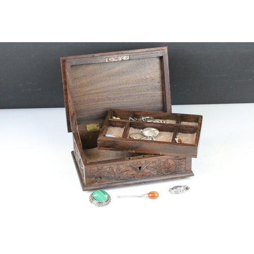118 - Silver jewellery to include Connemara marble and marcasite silver brooch, Wiltshire white horse styl... 