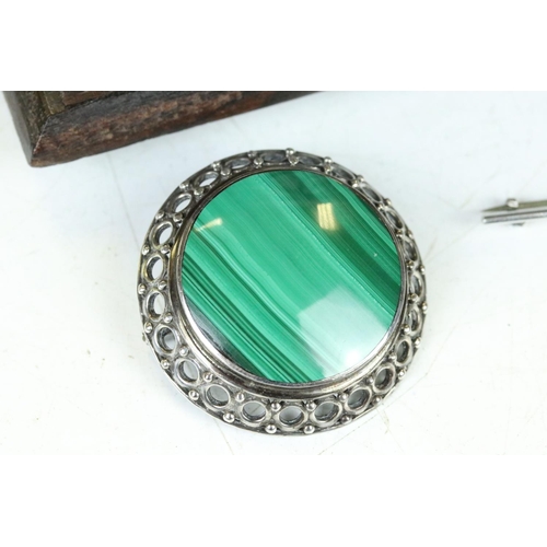 118 - Silver jewellery to include Connemara marble and marcasite silver brooch, Wiltshire white horse styl... 