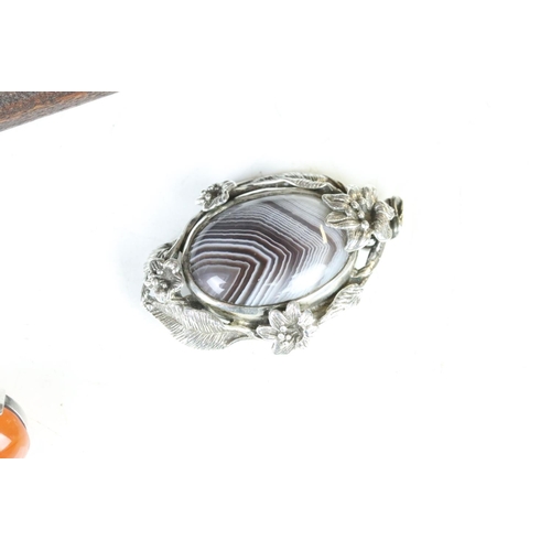 118 - Silver jewellery to include Connemara marble and marcasite silver brooch, Wiltshire white horse styl... 
