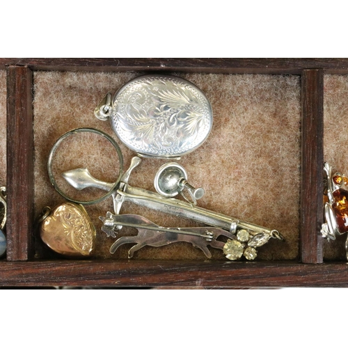 118 - Silver jewellery to include Connemara marble and marcasite silver brooch, Wiltshire white horse styl... 