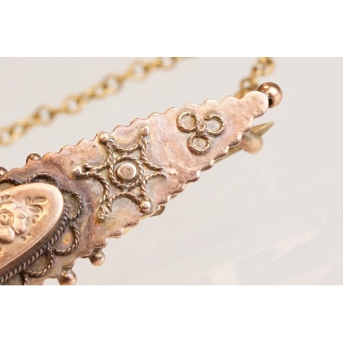 77 - 19th century pearl and hair yellow metal lace pin, the rectangular glazed panel to centre with plait... 