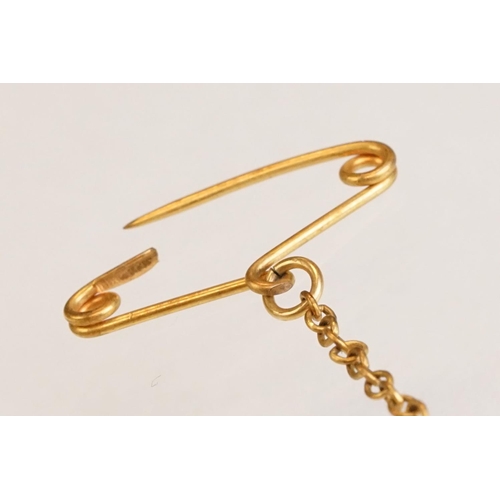 77 - 19th century pearl and hair yellow metal lace pin, the rectangular glazed panel to centre with plait... 