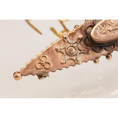 77 - 19th century pearl and hair yellow metal lace pin, the rectangular glazed panel to centre with plait... 