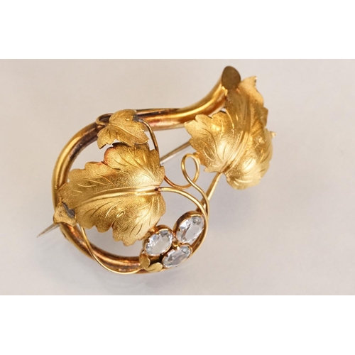78 - 19th century rock crystal yellow metal brooch, three oval mixed cut rock crystals, dimensions approx... 