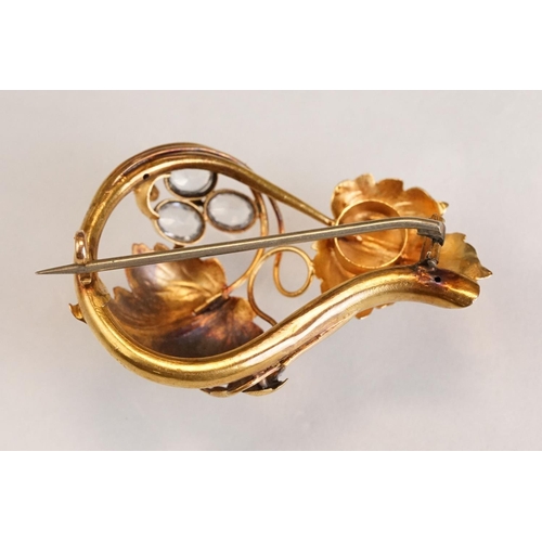 78 - 19th century rock crystal yellow metal brooch, three oval mixed cut rock crystals, dimensions approx... 