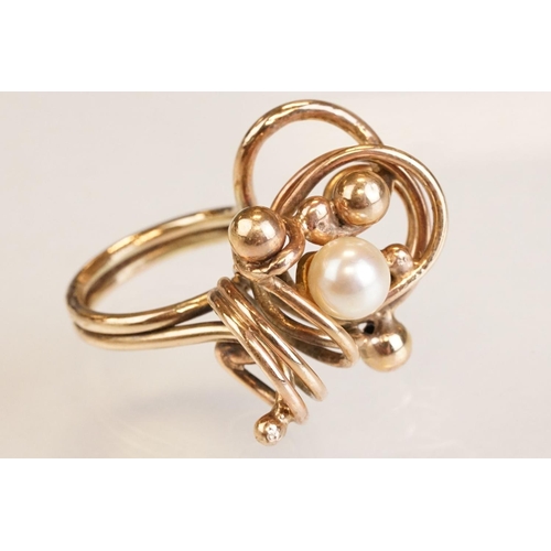 79 - Pearl 9ct gold asymmetric ring, the cream cultured pearl diameter approx 7mm, sphere and loop design... 