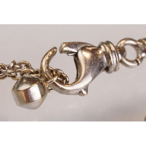 89 - 14ct yellow and white gold panel bracelet, alternating plain polished triangular white gold panels w... 