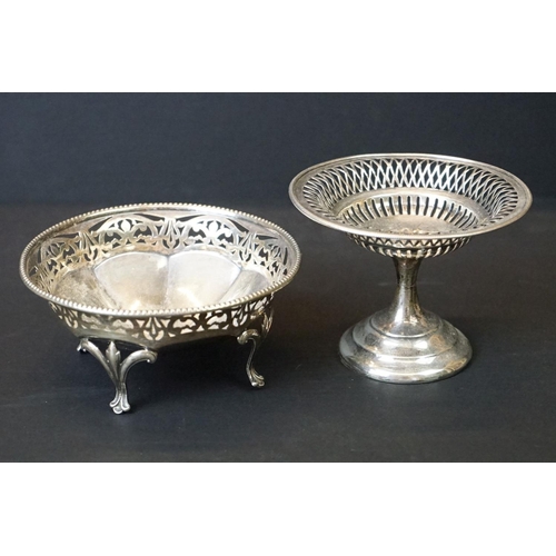 453 - Early 20th century silver bon bon dish with plain polished faceted centre, pierced border and beaded... 