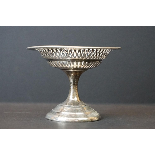 453 - Early 20th century silver bon bon dish with plain polished faceted centre, pierced border and beaded... 