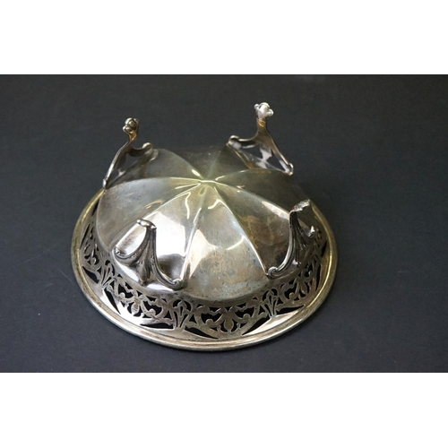 453 - Early 20th century silver bon bon dish with plain polished faceted centre, pierced border and beaded... 