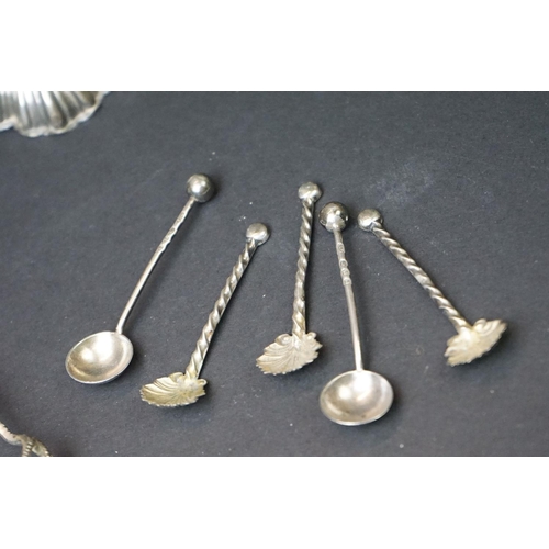 455 - Victorian set of three silver salts in the form of clam shells, each raised on three bun feet, with ... 