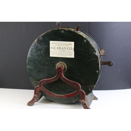 122 - 19th Century S Nye & Co knife sharpener having cast iron fittings and turned handle. Measures 45cm t... 