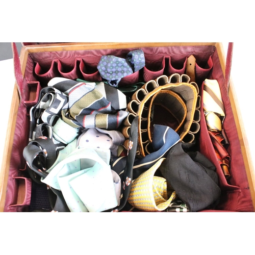 167 - S. Fisher of London leather gentlemans vanity case containing a collection of ties to include a Chri... 