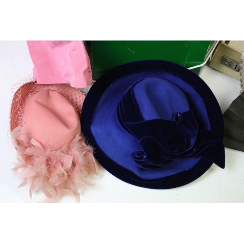 169 - Collection of ladies hats & fashion accessories to include gloves, shoe lasts, fans, stockings, anim... 