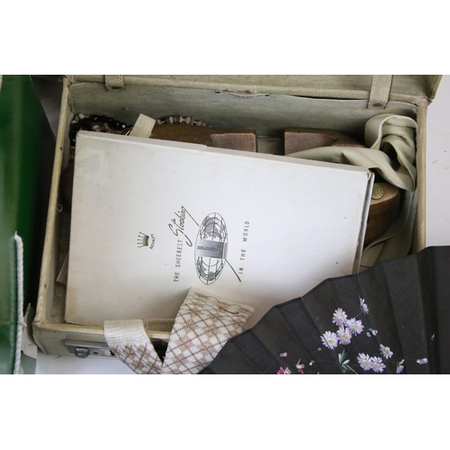 169 - Collection of ladies hats & fashion accessories to include gloves, shoe lasts, fans, stockings, anim... 