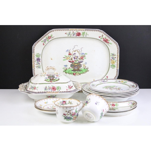 60 - Copeland (Late) Spode 'Old Bow' dinnerware to include 11 dinner plates, 12 crescent side dishes, 12 ... 