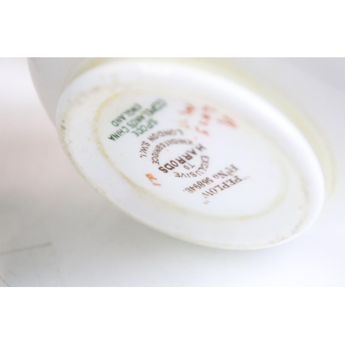 60 - Copeland (Late) Spode 'Old Bow' dinnerware to include 11 dinner plates, 12 crescent side dishes, 12 ... 