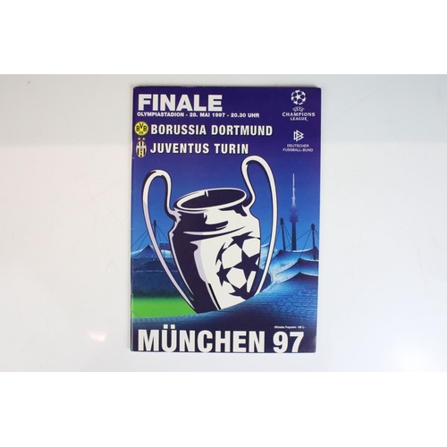 551 - Football Programmes - Five Champions League Final football programmes to include 1994, 1995, 1996, 1... 