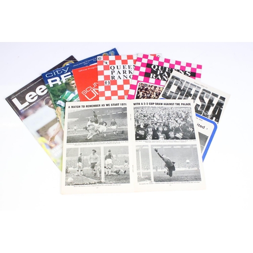 571 - 1940/50s mostly sub-standard Football programmes - 16 x 1940s mostly in poor condition, 40+ 1950s wh... 