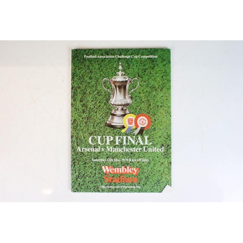 572 - Football Programmes - Complete run of FA Cup Final programmes from 1970 to 2005 including replays pl... 