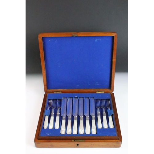 181 - A part canteen of Kings pattern silver plated cutlery together with a cased knife and fork set with ... 