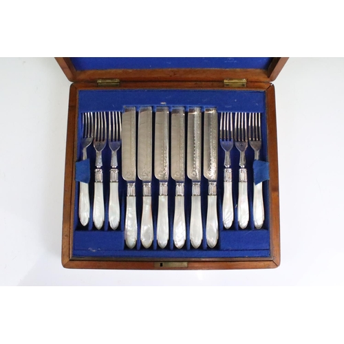 181 - A part canteen of Kings pattern silver plated cutlery together with a cased knife and fork set with ... 