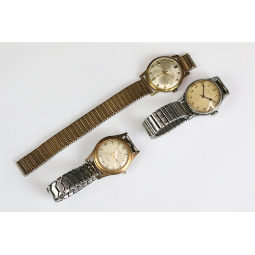 215 - A small collection of three vintage gents mechanical watches to include Geneva and Longines examples... 