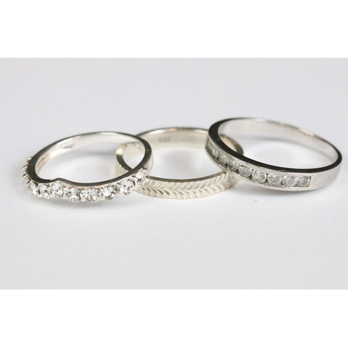 216 - Collection of twenty silver rings