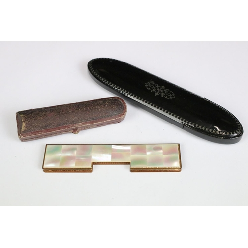 228 - A small group of mixed collectables to include a papier mache spectacles case, comb holder and a che... 