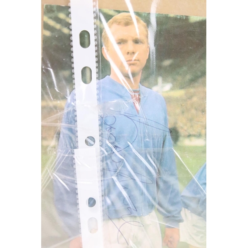 608 - 1966 England World Cup interest - Autographed / Signed Coloured Photograph of Bobby Moore, 6